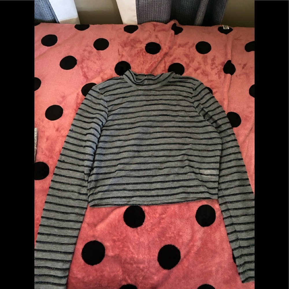 New Medium Grey/glittery top